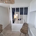 Petite Maison Avec Jardin Face 펜션 *