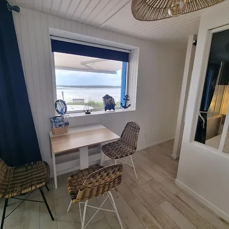 Petite Maison Avec Jardin Face *