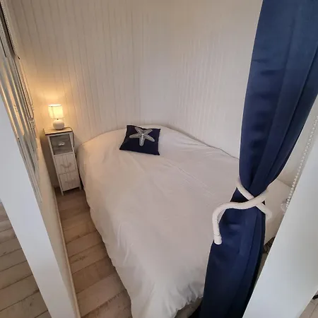 Petite Maison Avec Jardin Face * Agon-Coutainville