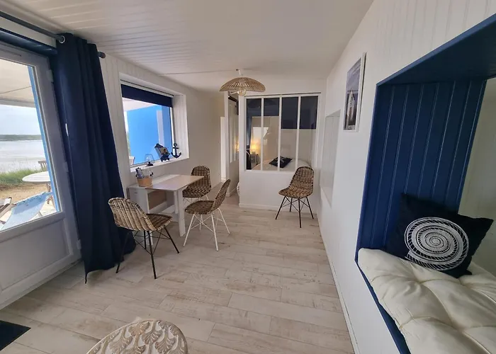 Petite Maison Avec Jardin Face *